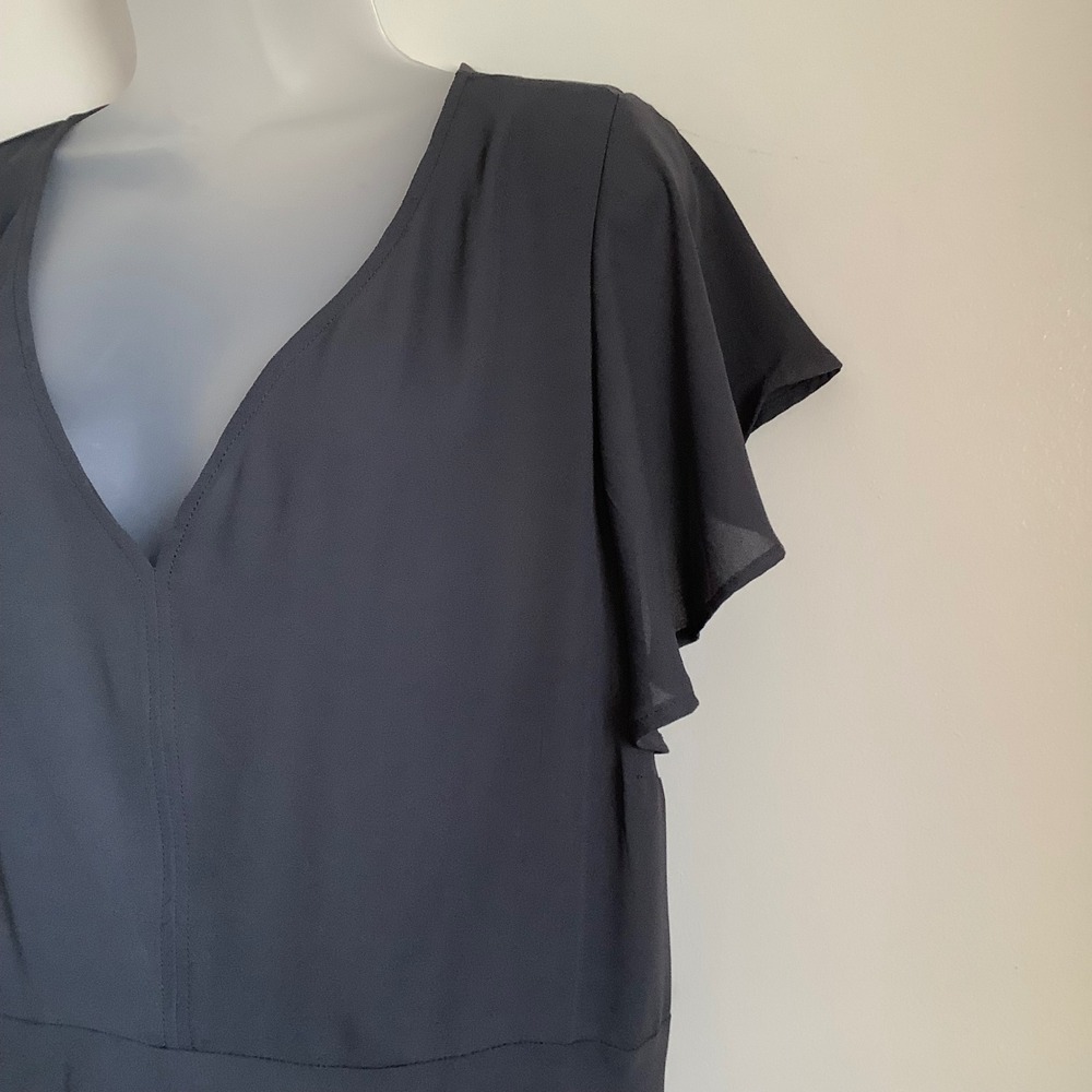 Torrid Grey Flutter Sleeve V-Neck Empire‎ Waist Georgette Blouse Size 3 Plus
